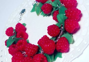 Браслет с малиной