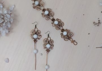 Комплект украшений из бисера и бусин белого оникса