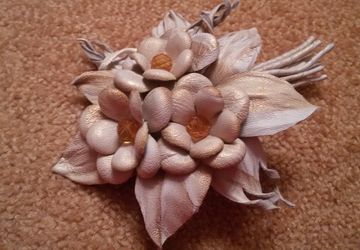 Брошь "Пробуждение". Натуральная кожа.