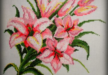 Вышитые лилии