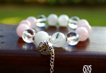 Браслет на резинке из натуральных камней