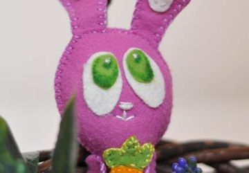 Пасхальный зайчик из фетра