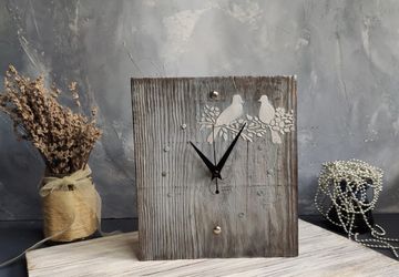 Часы деревянные из амбарной доски