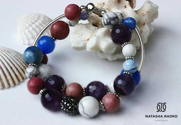 Браслет на замке из натуральных камней