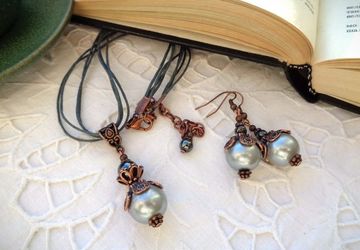 Кулон и серьги из жемчуга майорка и гематита