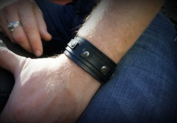 Браслет из натуральной кожи