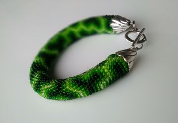 Браслет из бисера