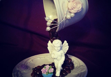 парящая чаша любви.