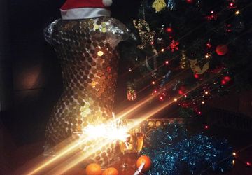 скульптура из монет