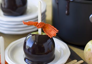 Яблоки в ЧЕРНОЙ КАРАМЕЛИ к Хэллоуину