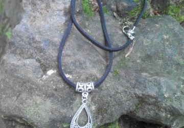 Кулон с кошачьими глазами