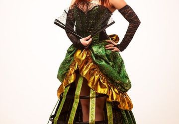 корсетное платье с кринолином.