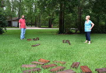 Огромное домино для игр в саду :)