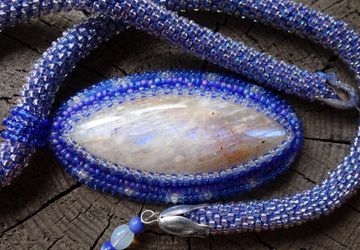 Кулон "Улыбка ледника", с беломоритом