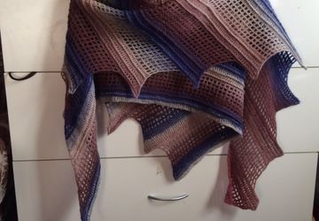 Первая шаль из серии "Ящерицы" получившая имя "Песочная саламандра"