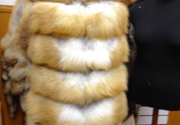 жилет из лисы с капюшоном