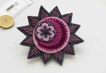 Брошь "Каменный цветок"