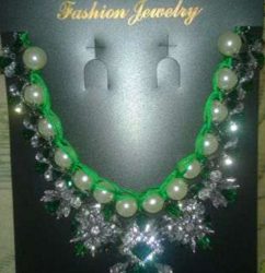 красивое колье