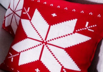 Новогодняя Рождественская подушка "Норвежская снежинка"