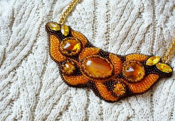 Колье "Янтарная бабочка"