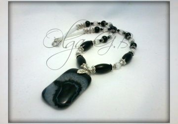 Колье "Белое-черное"