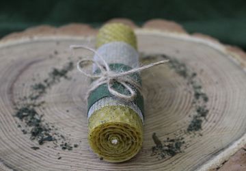 СВЕЧА ИЗ ВОЩИНЫ С КРАПИВОЙ ⠀