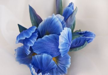 Брошь синий ирис