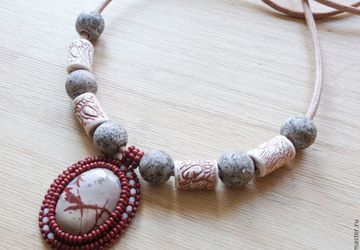 Кулон с яшмой "Лесной иероглиф"