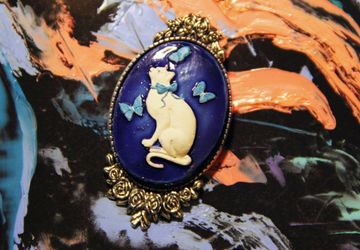 Нежная брошь Синяя кошка