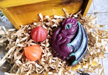 Набор из мыла "Дракончик и физалисы"