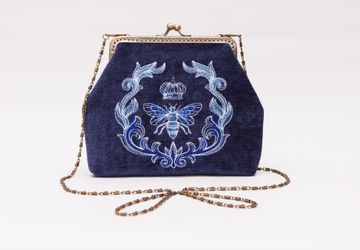 Сумочка с вышивкой Императрица