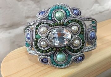 Браслет в сутажной технике.