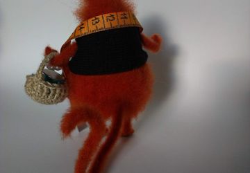 Кот рукодельник