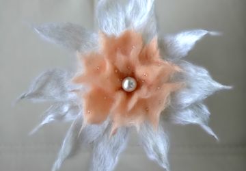 Брошь из шерсти. Коллекции ветрянных цветов.