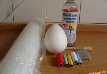 Декоративное пасхальное яйцо из ниток своими руками.