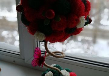 Яркое деревце