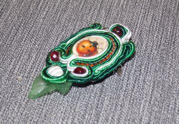 Брошь "Божья коровка"