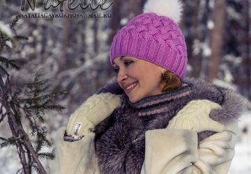 Шапка с натуральным помпоном
