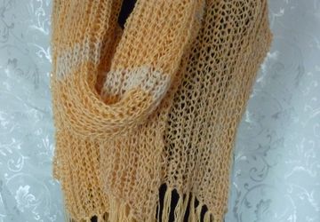 Бежевый шарф