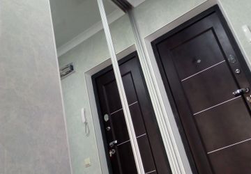 Зеркальный шкаф-купе