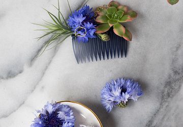 Заколки для волос с живыми цветами