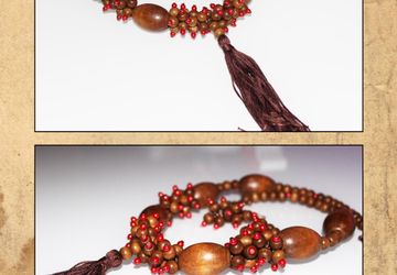 Колье и серьги из дерева