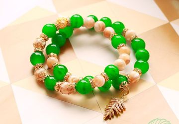 Браслет из нефрита и перламутра