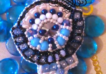 Шикарная брошь из бисера