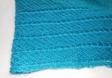 Шаль-косынка "Изумрудная невесомость"