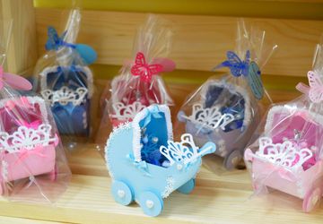 коляска с пожеланиями новорожденному