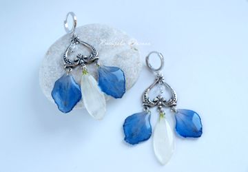 Серьги подвески с лепестками хризантемы и дельфиниума