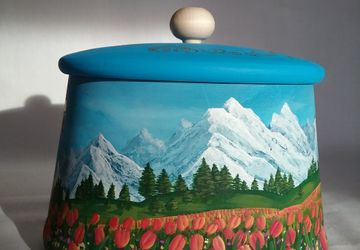 Емкость с росписью "Тюльпаны в горах"