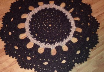 Ковёр из пряжи