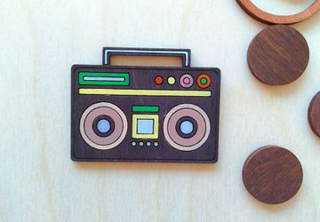 Значок деревянный "Бумбокс"